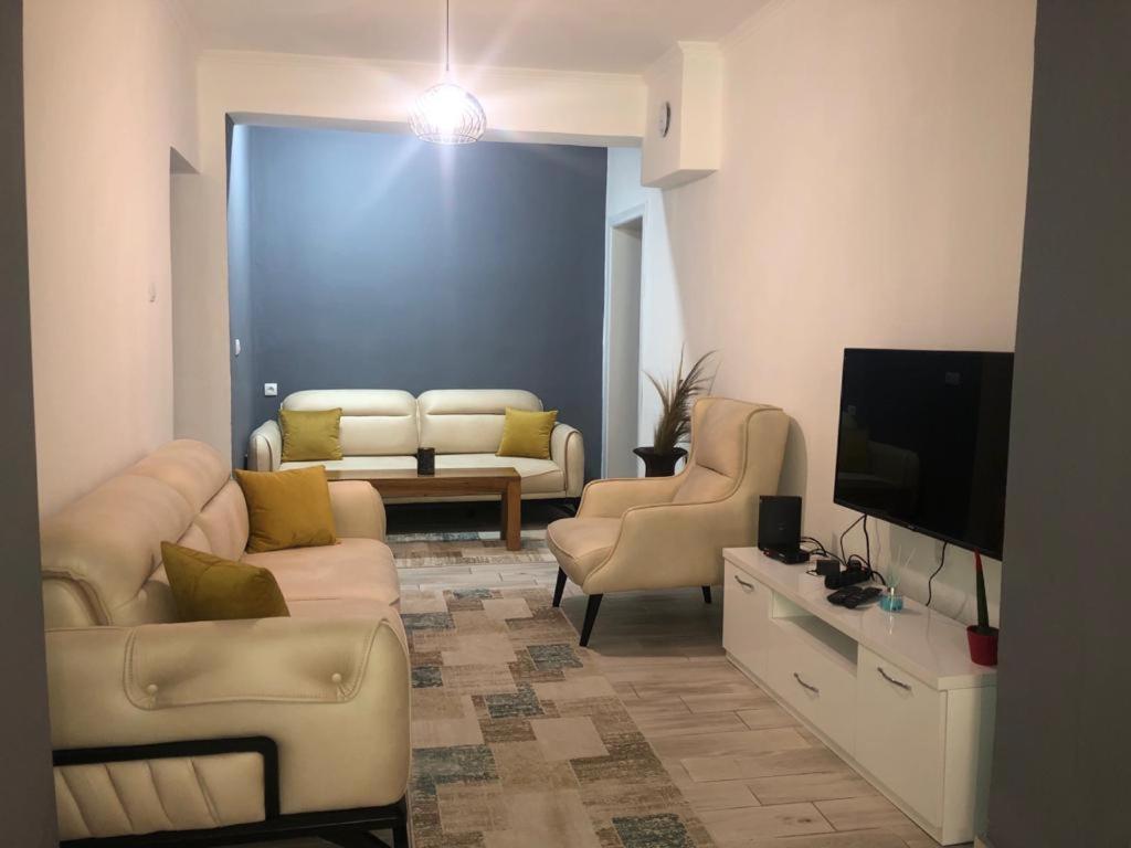 Home Center Korce Extérieur photo